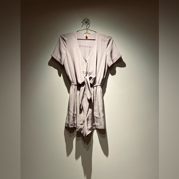 Wilfred spring vibe romper. - Picture 3 of 3